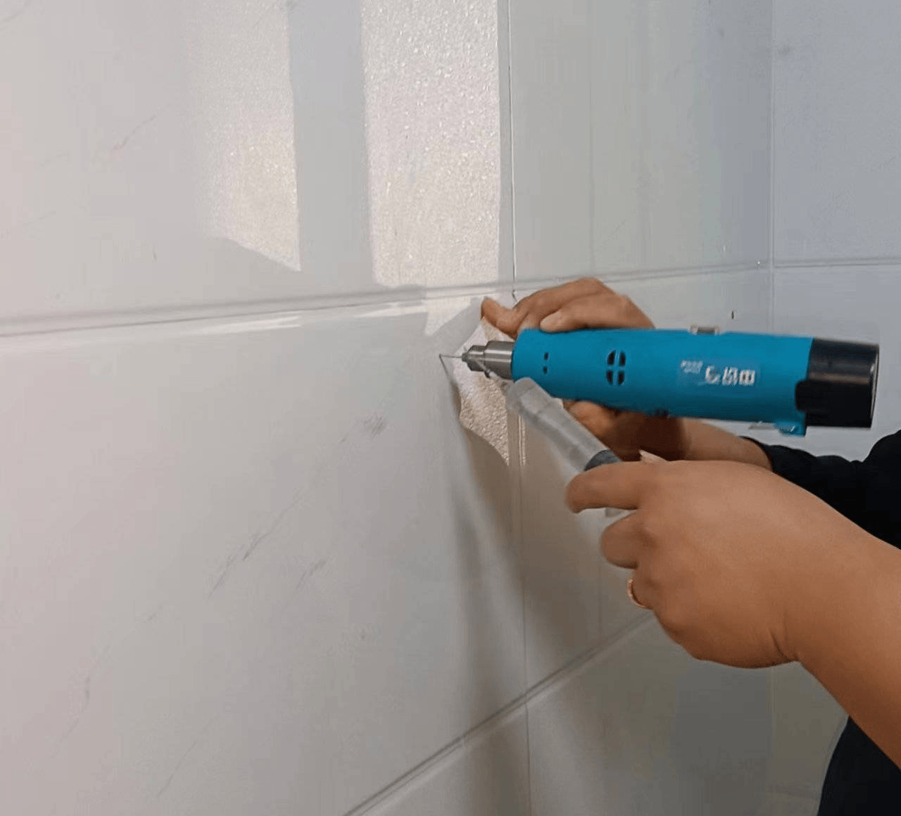 瓷砖都空鼓了怎么办(瓷砖都空鼓了怎么办呢)